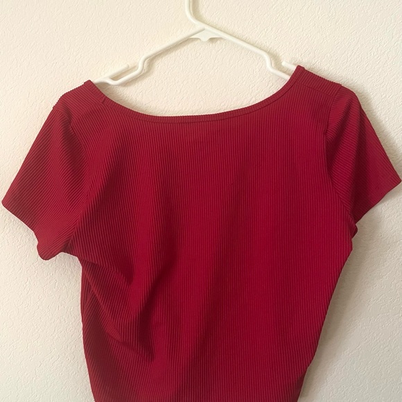 Hollister Red Baby Tee - Picture 4 of 4